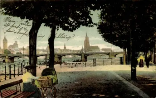 Ak Frankfurt am Main, Uferpromenade, Frau mit Kinderwagen, Brücke