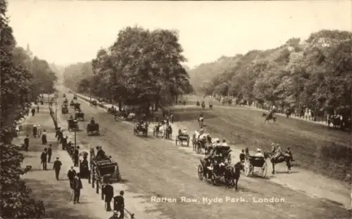 Ak Aldwych London, Rotten Row, Hyde Park,  Pferdewagen, Spaziergänger, Bäume