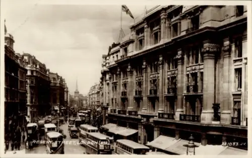 Ak West End London City England, Piccadilly Circus, Regent Street, Straßenansicht,  Straßenbahnen
