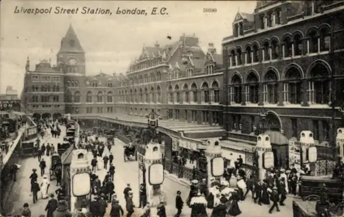 Ak Bethnal Green London England, Liverpool Street Station,  Menschenmenge,  