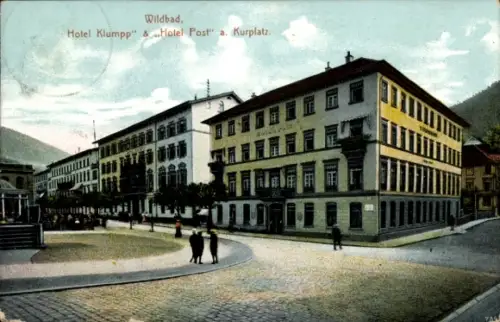 Ak Bad Wildbad im Schwarzwald,  Hotel Klumpp, Hotel Post, Kurplatz, Menschen auf der Straße