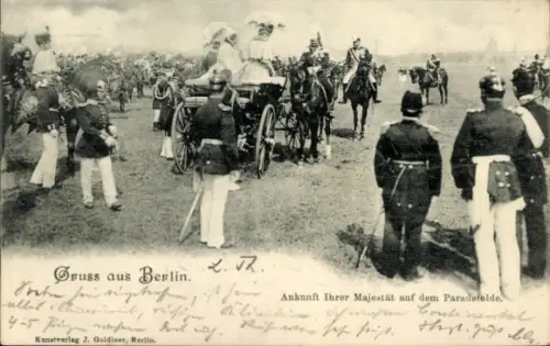 Ak Kaiserin Auguste Viktoria, Ankunft auf dem Paradefeld