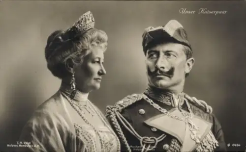 Ak Kaiserin Auguste Viktoria, Kaiser Wilhelm II., Portrait, Uniform, Schmuck