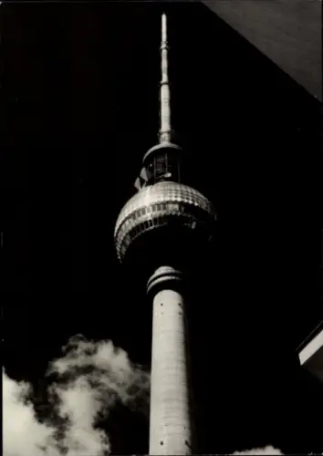 Ak Berlin Mitte, Alexanderplatz, Fernsehturm und UKW-Turm der Deutschen Post