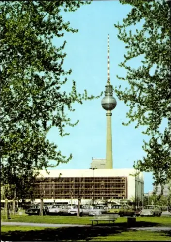 Ak Berlin, Palast der Republik, Fernseh und UKW Turm der Deutschen Post