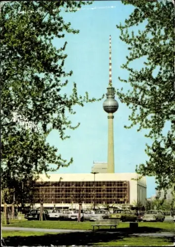 Ak Berlin, Palast der Republik, Fernseh und UKW Turm der Deutschen Post