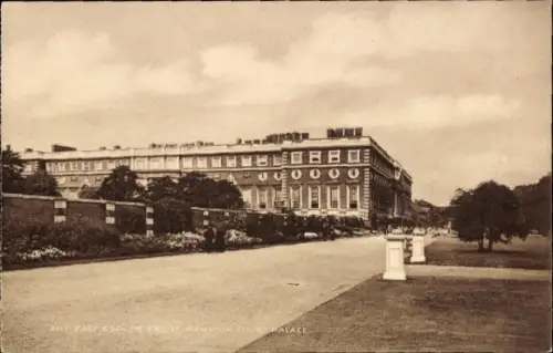 Ak Hampton Richmond upon Thames London England,  Ost- und Südansicht, Gartenanlagen