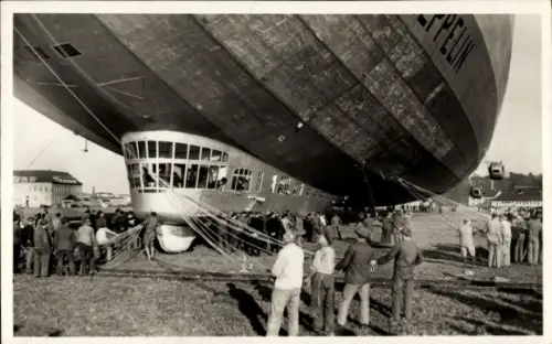 Ak Luftschiff LZ127 Graf Zeppelin, Landungsmanöver