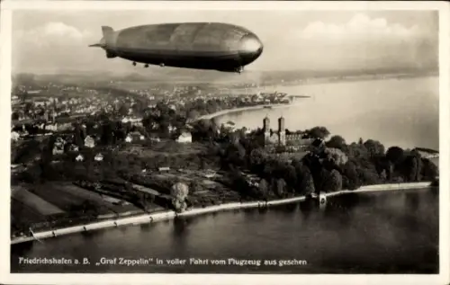Ak Friedrichshafen am Bodensee, Luftschiff Graf Zeppelin, Fliegeraufnahme