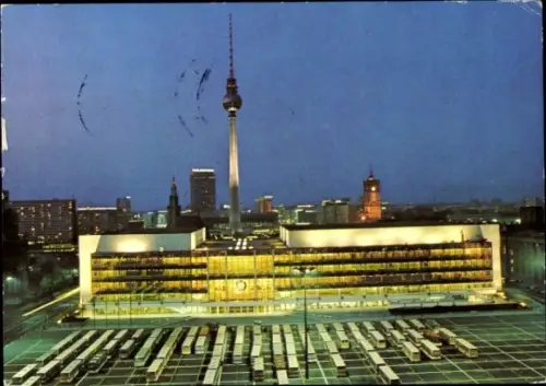 Ak Berlin Mitte, Palast der Republik, Fernsehturm, Rathaus, Nachtbeleuchtung