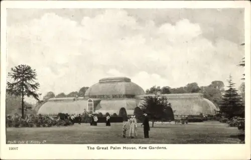 Ak Kew London Borough of Richmond upon Thames, Das große Palmhaus,  Menschen, Bäume, Garten