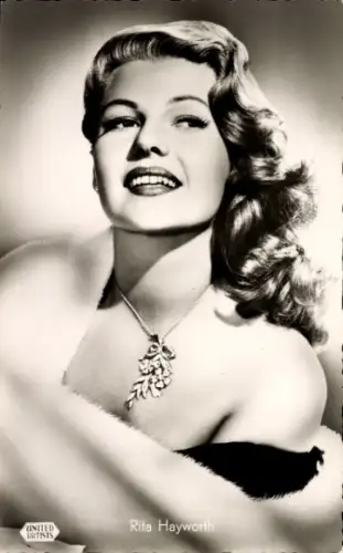 Ak Schauspielerin Rita Hayworth, Portrait