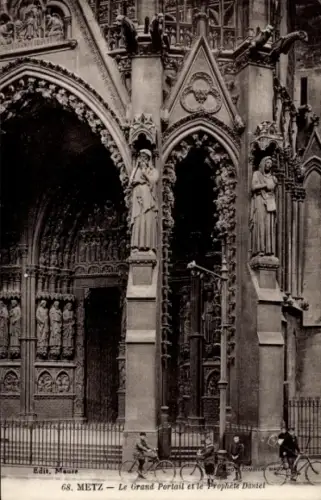 Ak Metz Moselle,  Grand Portail, Prophète Daniel, Statuen, Radfahrer