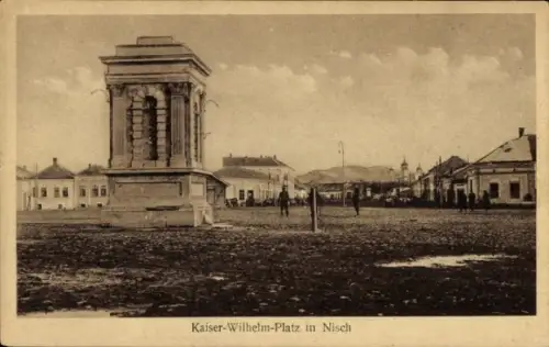 Ak Niš Nisch Serbien, Kaiser-Wilhelm-Platz,  Brunnen, Gebäude im Hintergrund