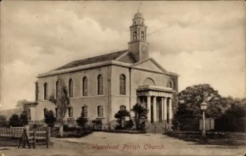 Ak Wanstead Redbridge London England, Wanstead Parish Church, Gebäude mit Säulen, Bäume, Zaun