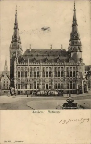 Ak Aachen, Aachen Rathaus,  , schwarz-weiß, mit Brunnen