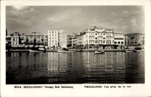 Ak Thessaloniki Griechenland, Blick auf die Stadt vom Meer