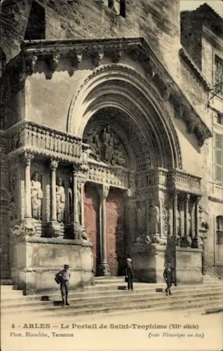Ak Arles Bouches du Rhône, Das Portal von Saint-Trophime