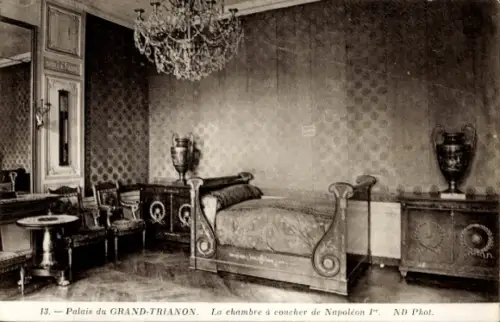 Ak Versailles Yvelines, Grand Trianon Palast, Schlafzimmer Napoleons I.