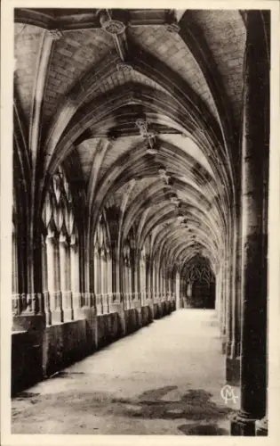 Ak Verdun Meuse, Cloître de la Cathédrale, monument historique, Allée centrale, Stil flamboyant