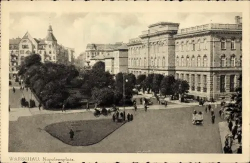 Ak Warszawa Warschau Polen,  Napoleonplatz, Menschen, Bäume, Gebäude