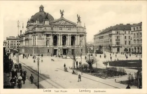 Ak Lwiw Lwów Lemberg Ukraine, Teatr Miejski, Lemberg Stadttheater, Menschen auf der Straße