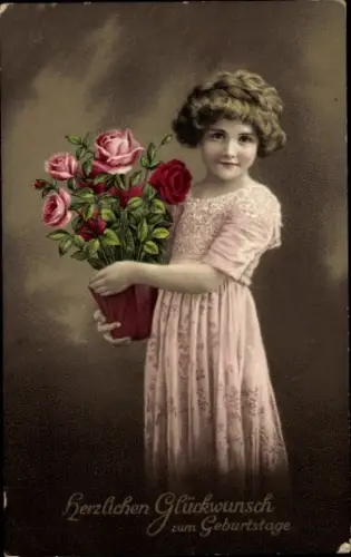 Ak Glückwunsch Geburtstag, Mädchen mit Rosen