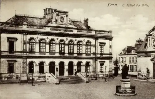 Ak Laon Aisne, Hôtel de Ville, Statue, Laon