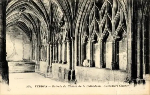 Ak Verdun Meuse,  Galerie du Cloitre, Kathedrale, gotische Architektur