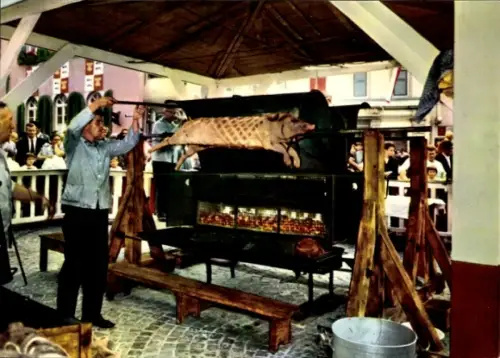 Ak Wittlich in der Eifel, Schwein am Spieß, Festplatz, Zuschauer, Kirmes, Wittlich