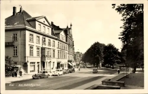 Ak Kiel,  Am Schloßgarten, st-Hotel, Autos, Bäume