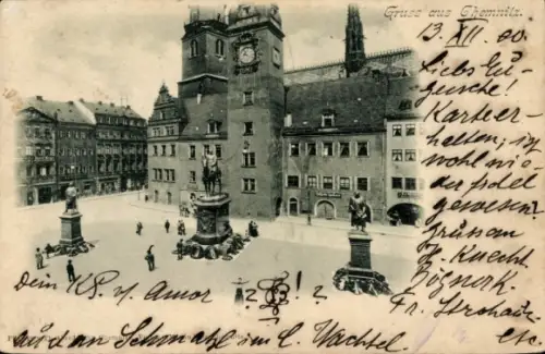 Ak Chemnitz in Sachsen, Gruss aus  Personen auf dem Platz, Statue, Brunnen