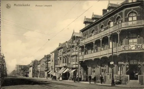 Ak Middelkerke Westflandern,  Avenue Léopold, Hotel Digue, Café