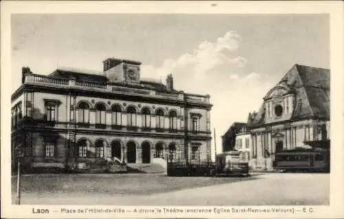 Ak Laon Aisne,  Place de l'Hôtel-de-Ville, Théâtre, alte Kirche