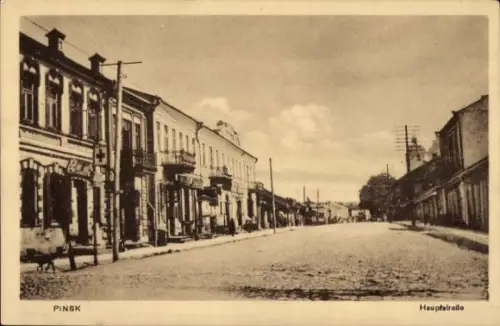 Ak Pinsk Weißrussland, Straße in  Hauptstraße,  Gebäude