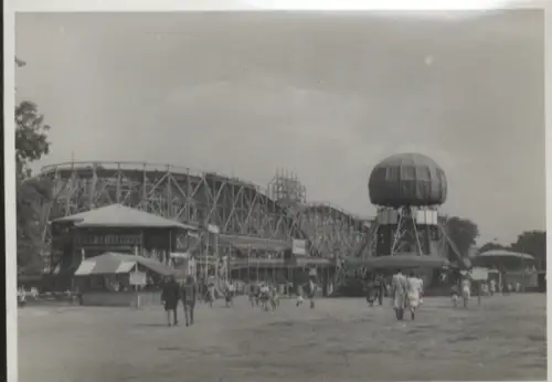 Original Foto Berlin Treptow, Vergnügungspark, Karussell und Achterbahn, um 1948