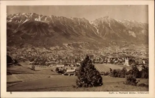 Ak Innsbruck in Tirol, Berglandschaft, Stadt  Richard Müller, Frau Hitt