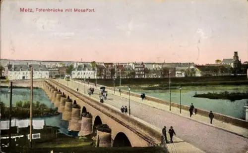 Ak Metz Moselle,  Totenbrücke, Moselfort, Brücke, Fluss, Fahrzeuge, Fußgänger