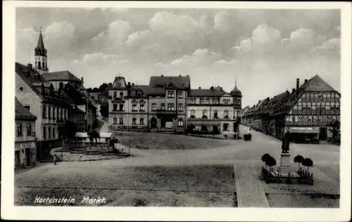 Ak Hartenstein Sachsen, Der Marktplatz mit Denkmal und Rathaus