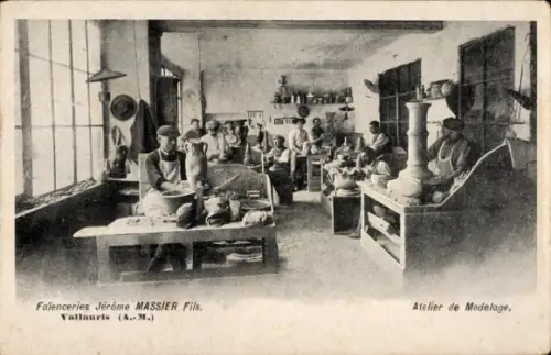 Ak Vallauris Alpes Maritimes, Manufacture de Poteries d'Art Jerome Massier Fils, atelier de modelage
