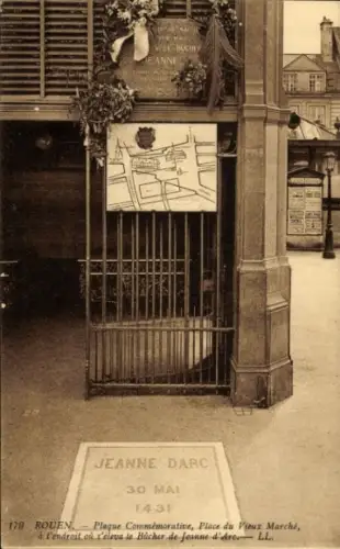 Ak Rouen Seine Maritime, Plaque Commemorative, Place du Vieux Marche