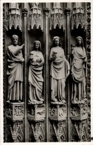 Ak Strasbourg Straßburg Elsass Bas Rhin, Skulpturen, vier Figuren, La Cathédrale, Les Vierges Sag