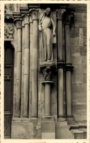 Ak Strasbourg Straßburg Elsass Bas Rhin, Statue einer Frau, Säulen, Statue eines Kindes, Kathedra