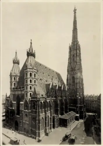 Ak Wien 1 Innere Stadt, Gesamtansicht der Stephanskirche, gotischer Bau, Südturm, Wien