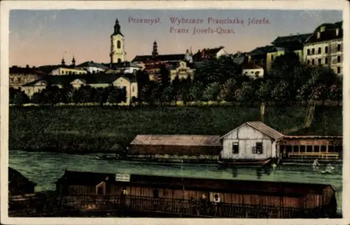 Ak Przemyśl Polen,  Franz Josef Quai, Flussansicht, Gebäude im Hintergrund