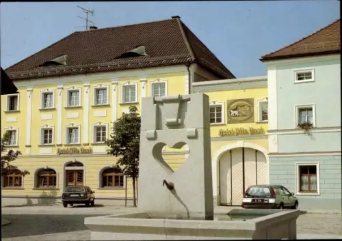 Ak Röhrnbach in Niederbayern, Gasthof-Hotel Zur Post, Brunnen