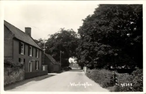 Foto Ak Worlington Suffolk England, Straßenpartie