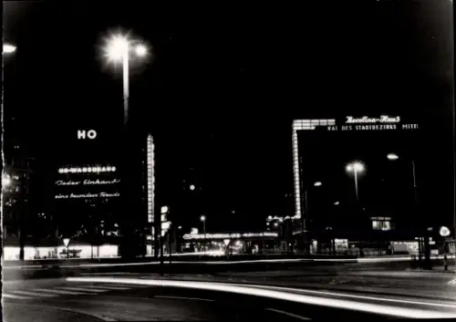 Ak Berlin Mitte, Alexanderplatz, Berolina-Haus, HO Warenhaus, Nachtbeleuchtung
