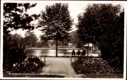 PC Kingston upon Thames London England, Riverside Gardens