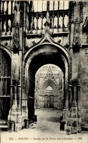 Ak Rouen Seine Maritime, Eingang zur Porte des Libraires,  Schwarz-Weiß-Foto